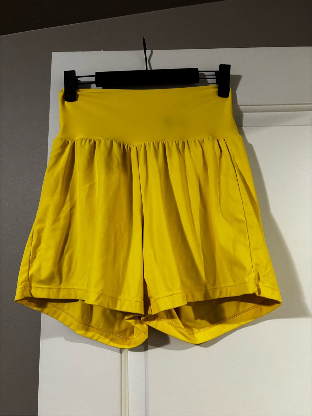 HALARA Yellow High-Waist Athletic Skort